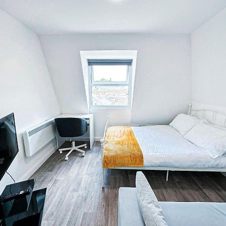 Lovely Studio Apartment Maidstone Eksteriør bilde