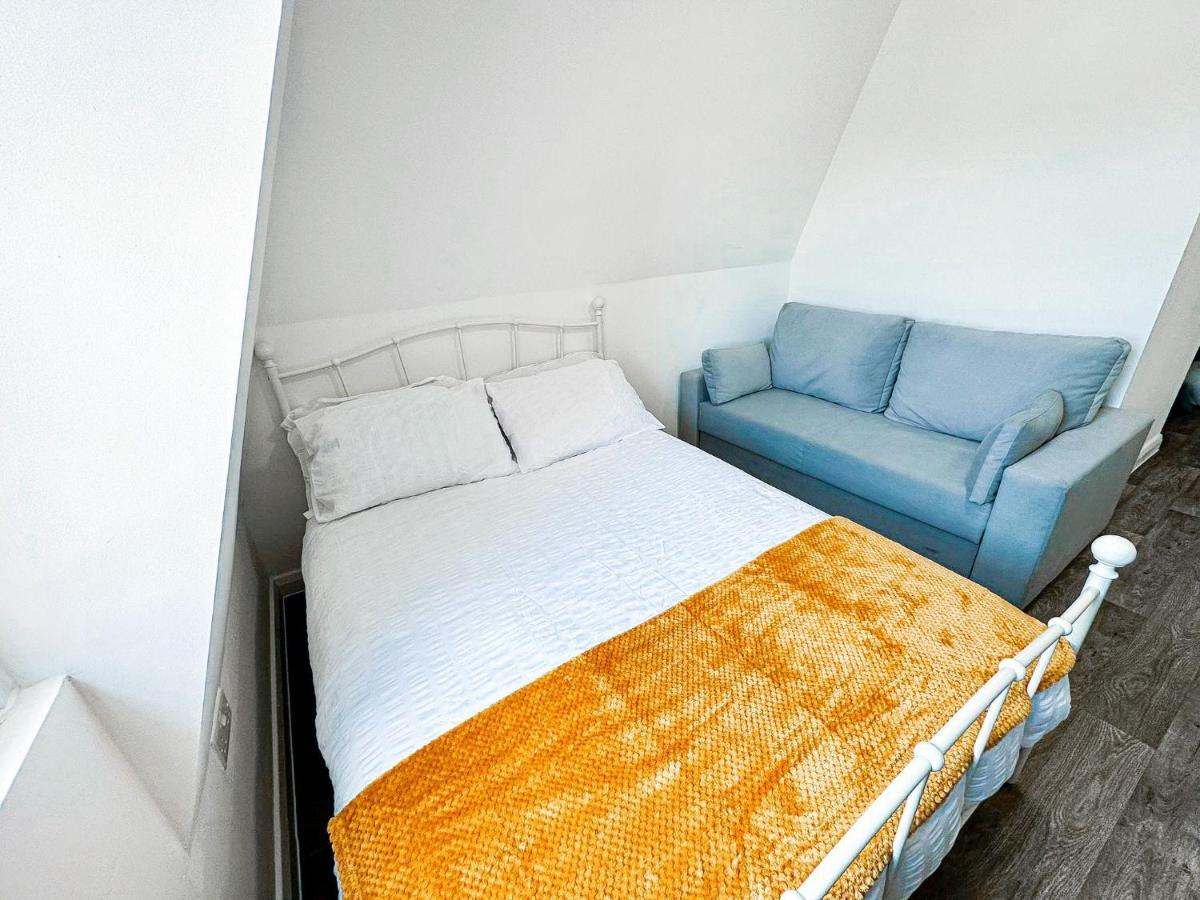 Lovely Studio Apartment Maidstone Eksteriør bilde