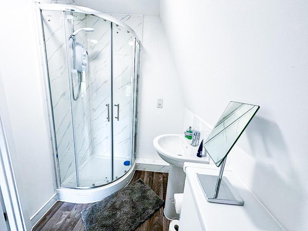Lovely Studio Apartment Maidstone Eksteriør bilde